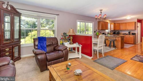 15 Sussex Dr, Carlisle PA 17013-4804 exterior