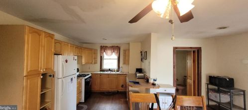 1111 Hessian Ave, West Deptford NJ  08093-1930 exterior