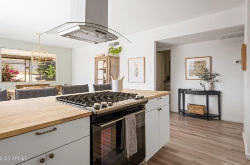 10824 12th St, Phoenix AZ  85020-1131 exterior