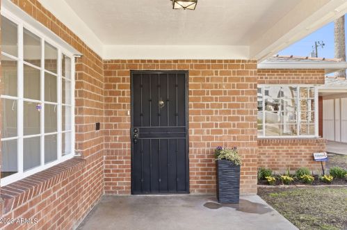 525 Edgemont Ave, Phoenix AZ 85035-1809 exterior