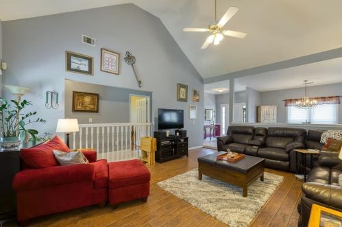 113 Windsor Cir, Stockbridge GA 30281-1864 exterior