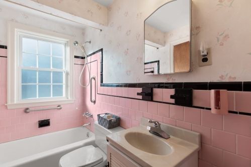 57 Yerxa Rd, Arlington MA 02474-2127 exterior