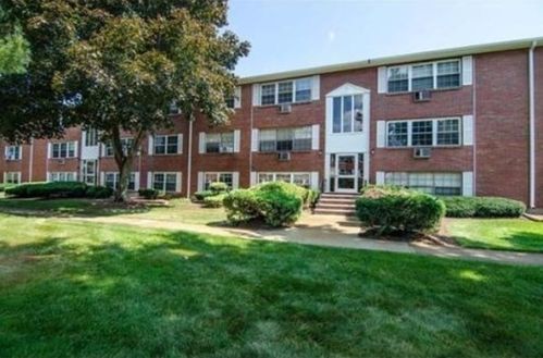 5 Tara Dr, Weymouth MA 02188-3213 exterior