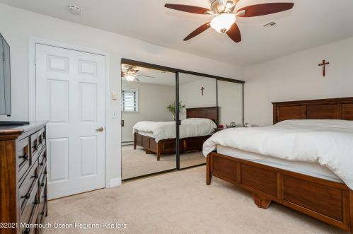 6 Tower Hl Dr, Tinton Falls NJ 07701-2473 exterior