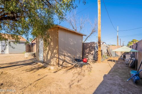 3013 Aster Dr, Phoenix AZ 85032-7332 exterior