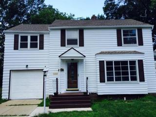 374 270 St, Cleveland OH  44132-1729 exterior