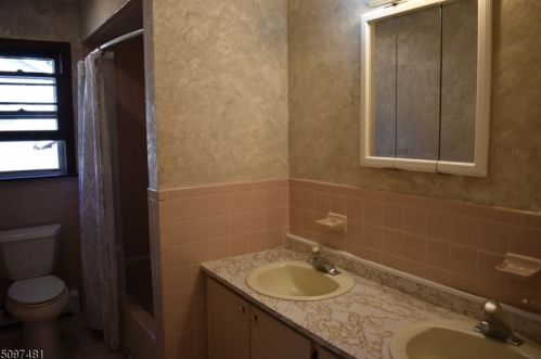 421 Un Ave, Belleville NJ 07109-1609 exterior