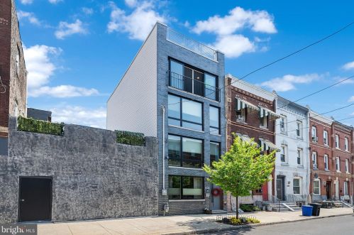 1309 16th St, Philadelphia, PA 19146-4826