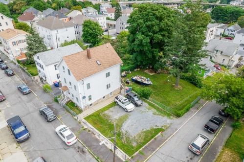 56 Reynolds St, New Bedford, MA 02740-7013