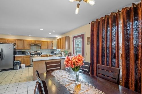 140 Grant St, Fall River MA 02721-1239 exterior