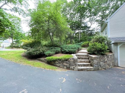 78 King St, Norfolk, MA 02056-1725