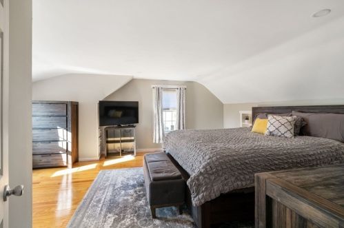 50 Hilldale Rd, Weymouth MA 02190-1417 exterior