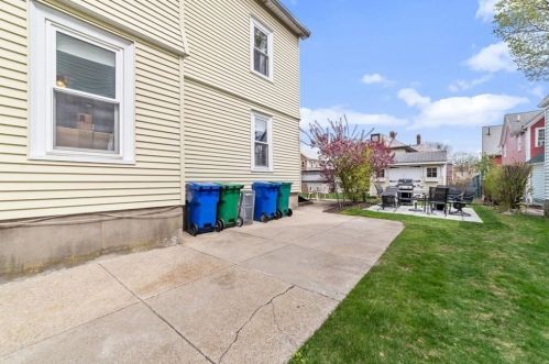 64 Brk Ave, Newton MA 02460-1508 exterior