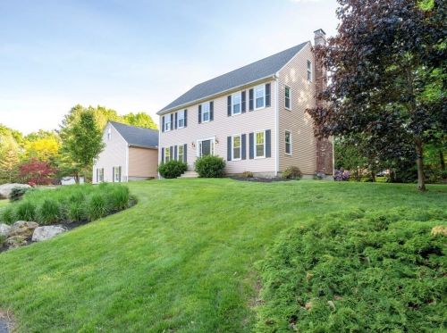 102 Sycamore Dr, Holden, MA 01520-1143