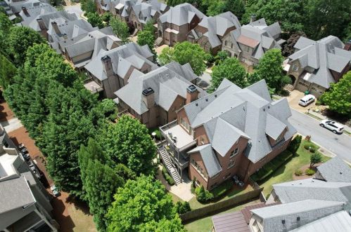 1789 Buckhead Vly Ln, Atlanta GA 30324-2795 exterior