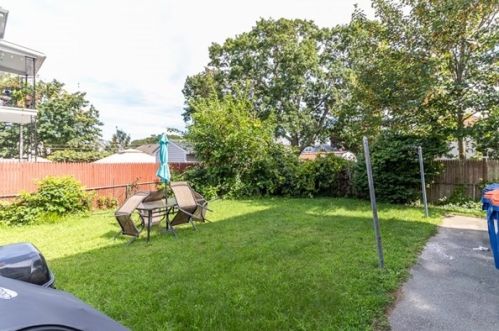 444 Brock Ave, New Bedford MA 02744-1437 exterior