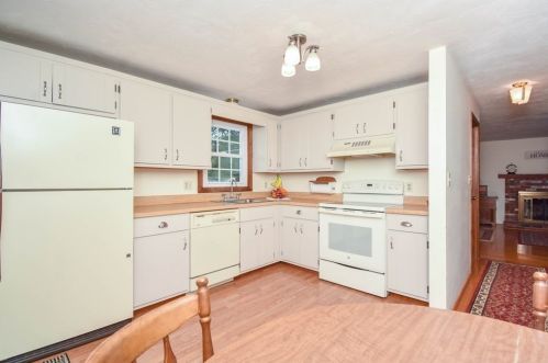 6 Dorothy Dr, Plymouth MA 02360-6232 exterior