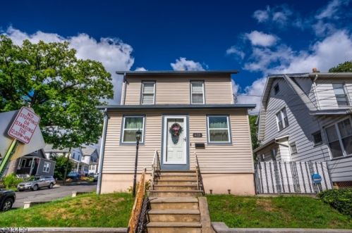 479 Dewitt Ave, Belleville NJ 07109-2508 exterior