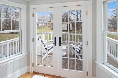 56 Elm St, Hingham MA 02043-2431 exterior