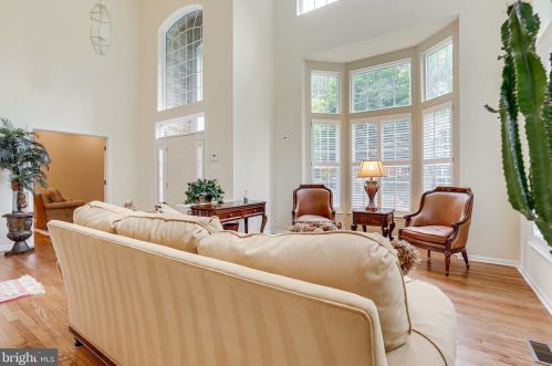 5424 Wooded Way, Columbia MD 21044-5722 exterior