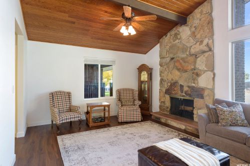 1494 Ridgemark Dr, Sandy UT 84092-3050 exterior