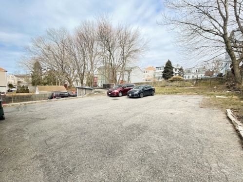 296 Hamlet St, Fall River MA 02724-3340 exterior