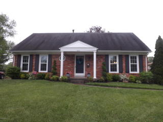 9102 Pine Lake Dr, Louisville, KY 40220-2927