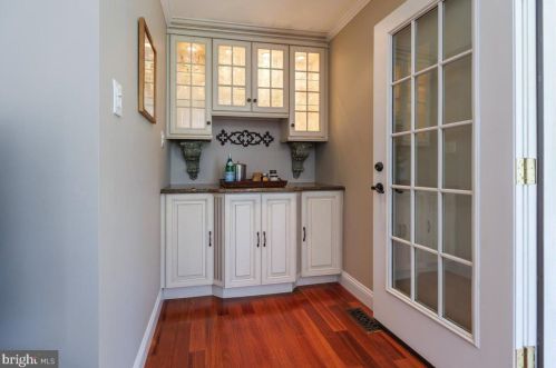 33 Winthrop Rd, Trenton NJ 08648-1557 exterior