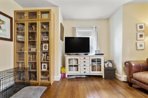 64 Brk Ave, Newton MA 02460-1508 exterior