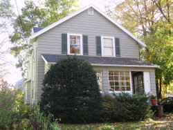 24 Oak Ter, Newton, MA 02461-1409