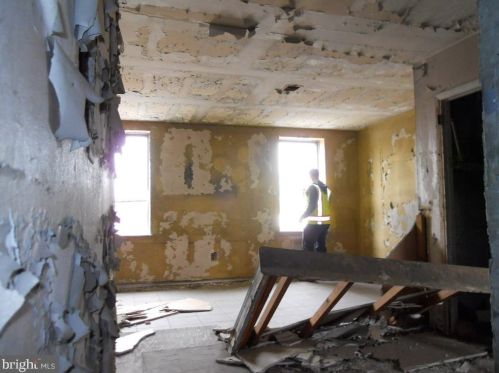 1923 20 St, Philadelphia PA 19145-2801 exterior