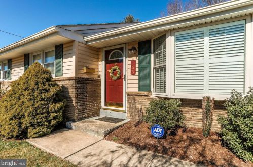 166 Frd Ave, West Deptford NJ 08096-5034 exterior