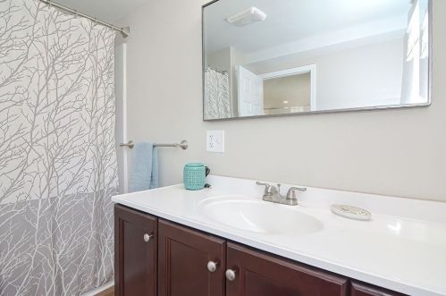 706 Spencer St, Fall River MA  02721-4539 exterior