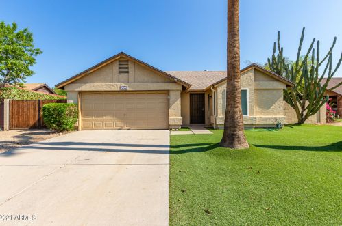 3820 Acoma Dr, Phoenix, AZ 85032-5268