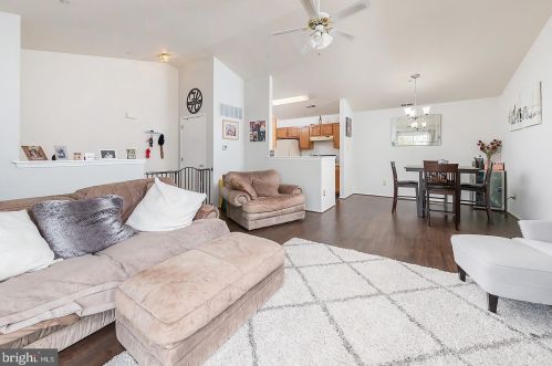 92 Crestmont Dr, West Deptford NJ  08051-2164 exterior