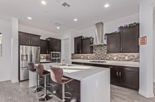 3425 Crest Ln, Phoenix, AZ 85050-1662