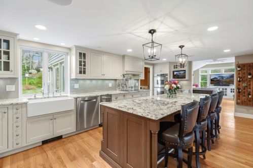 11 Joseph Reed Ln, Acton, MA 01720-2915