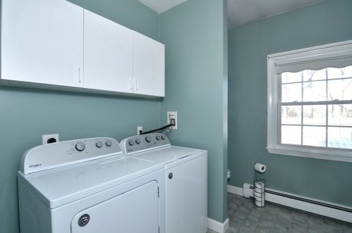 2037 Washington St, Braintree MA 02184-8623 exterior