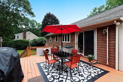 62 Jan Marie Dr, Plymouth, MA 02360-4664