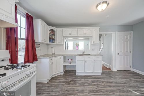 200 Delsea Dr, West Deptford NJ  08093-1221 exterior