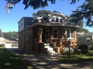 4343 Wenonah Ave, Forest View, IL 60402-4328