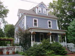 34 Prairie Ave, Newton, MA 02466-2104