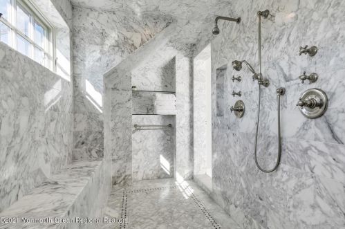 530 Little Silver Pt Rd, Little Silver NJ 07739-1736 exterior