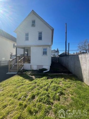 100 Emerson St, Carteret NJ  07008-2612 exterior