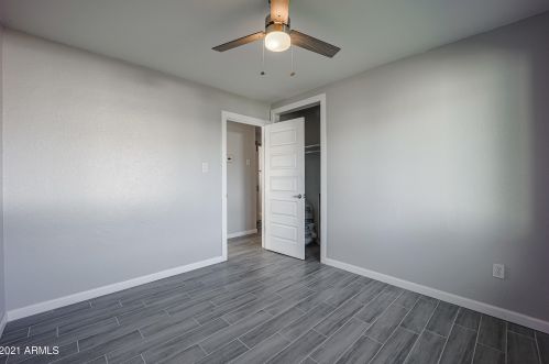 501 El Camino Dr, Phoenix AZ 85051-4627 exterior