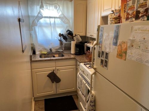 764 Plymouth Ave, Fall River MA 02721-1946 exterior