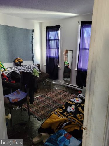 675 Broad St, West Deptford NJ 08096-1605 exterior