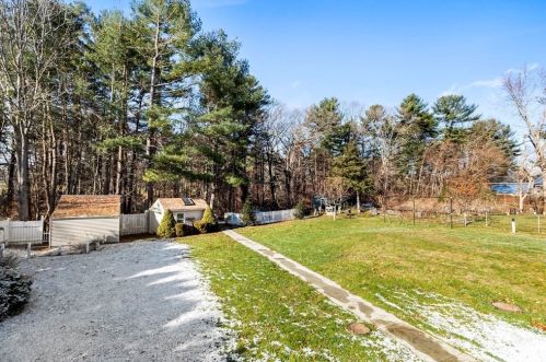 1069 Burt St, Taunton MA 02780-5166 exterior