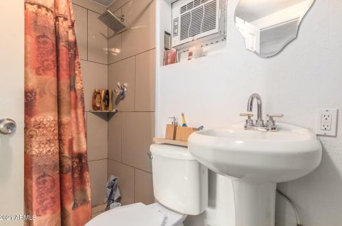 3851 63 Dr, Phoenix AZ 85033-5204 exterior