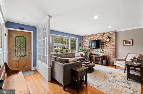 12 Beech Pl, West Deptford NJ 08096-3312 exterior